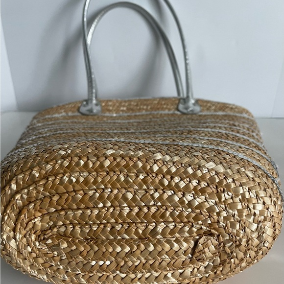 ✨✨Woven design purse✨✨ - Picture 5 of 6